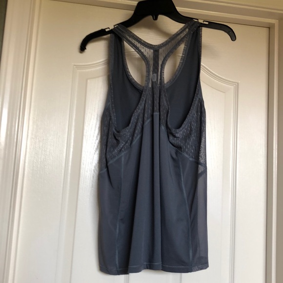 Victoria sport top NEW - Picture 2 of 2